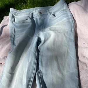 American Eagle Light Wash Skinny Jean